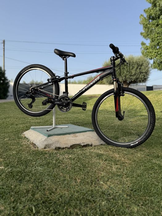 Bicicleta 24’’ specialized.