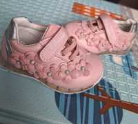 Кросівки для дівчинки