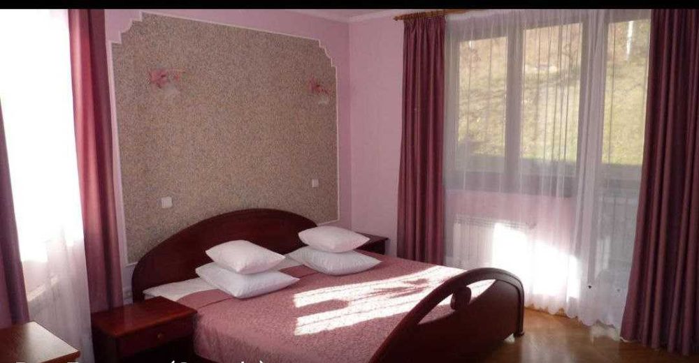 Продаж котеджу в самому серці Карпат. Яремче.