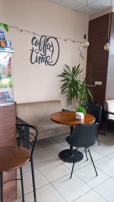 Продається діюча кав'ярня.