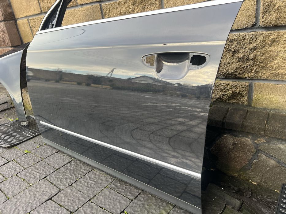 Передня ліва дверка Volkswagen Passat b6 LC9X