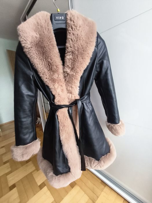 Skórzany płaszcz z futerkiem