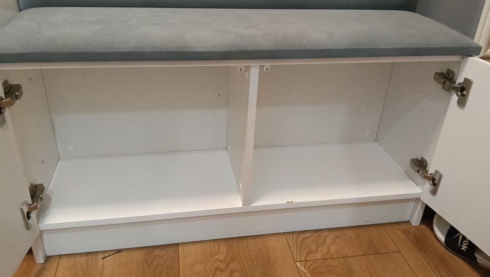 Wieszak tapicerowany szary szafka na buty połysk