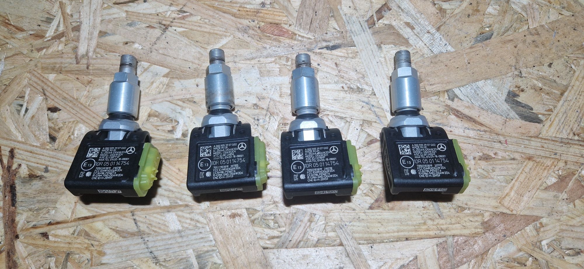 Czujniki ciśnienia TPMS Mercedes Schrader IC 2546A- DG6W2D4