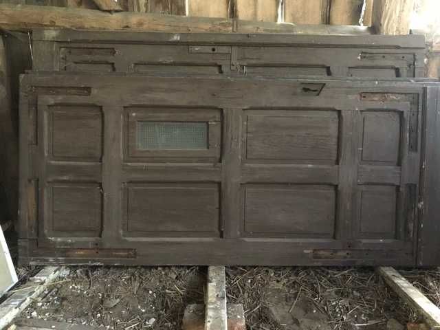 Stare wrota drewniane