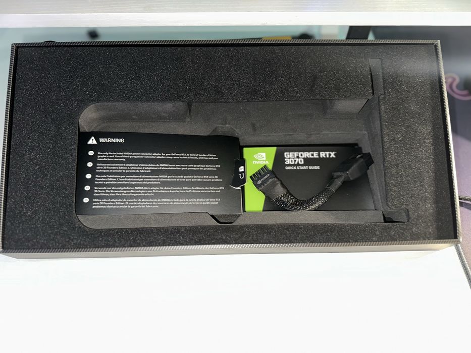 NVIDIA GeForce RTX 3070 Founders Edition - Ótimo Estado
