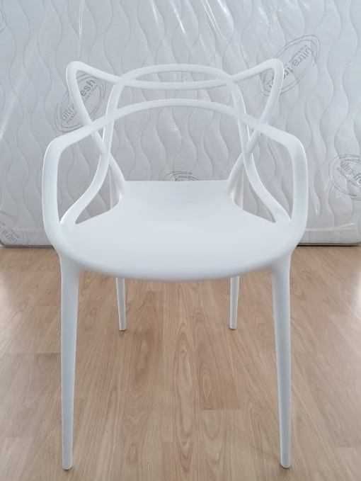 Cadeira SOFIA em polipropileno branco