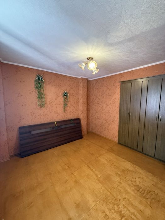 Продаж будинку у жилому стані