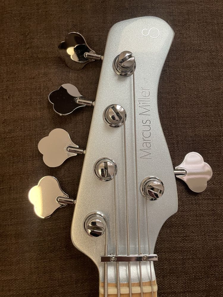 Marcus miller V7