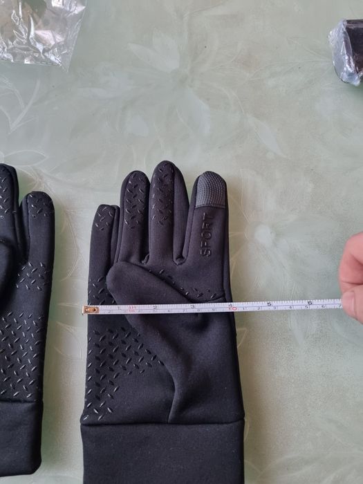 Перчатки спортивні з сенсорними наліпками