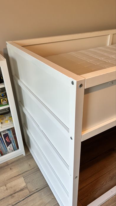 Dwustronne łóżko piętrowe IKEA KURA pomalowana na bialo