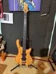 Gitara basowa - 4 Mayones -prestige