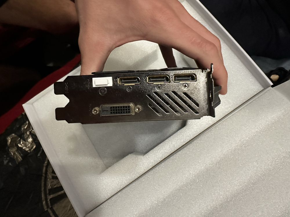 Продам відеокарту rx 570
