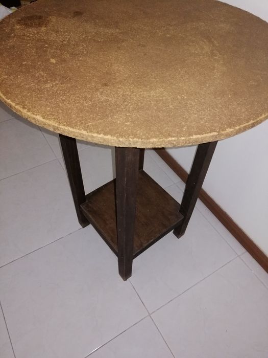 Mesa redonda camilha