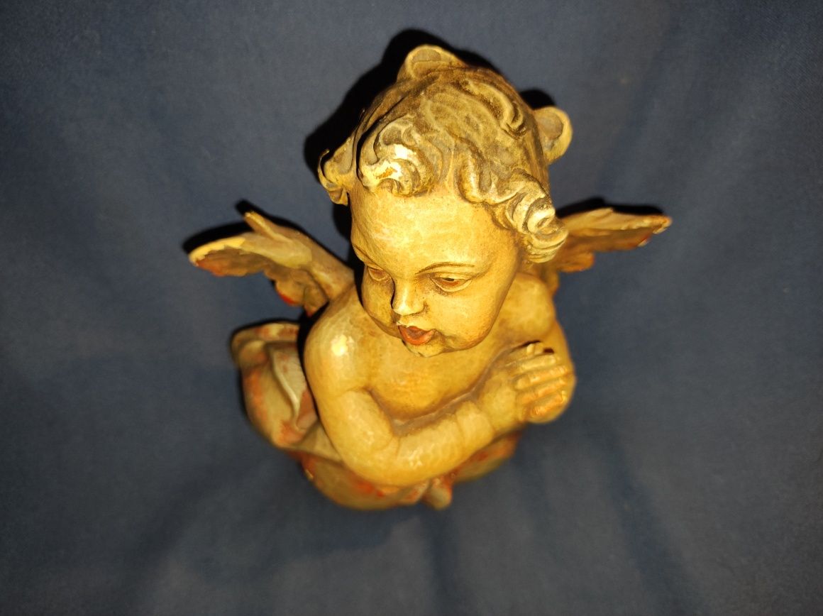 Stary aniołek putto