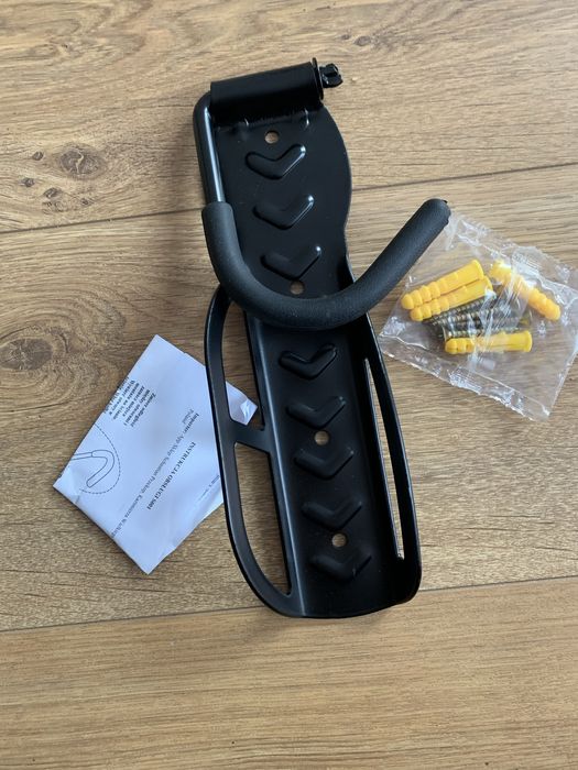 Wieszak do roweru na ścianę