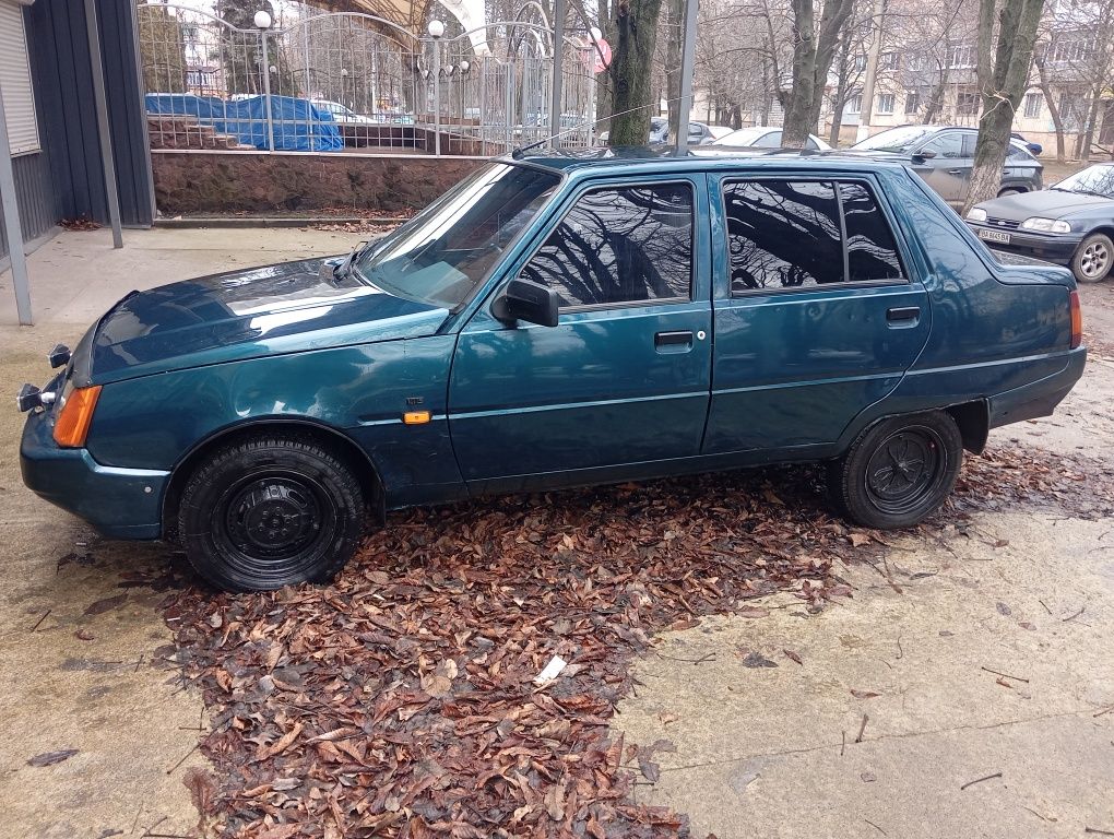 ЗАЗDaewoo Славута 1103 ,нова  гума,не гнила