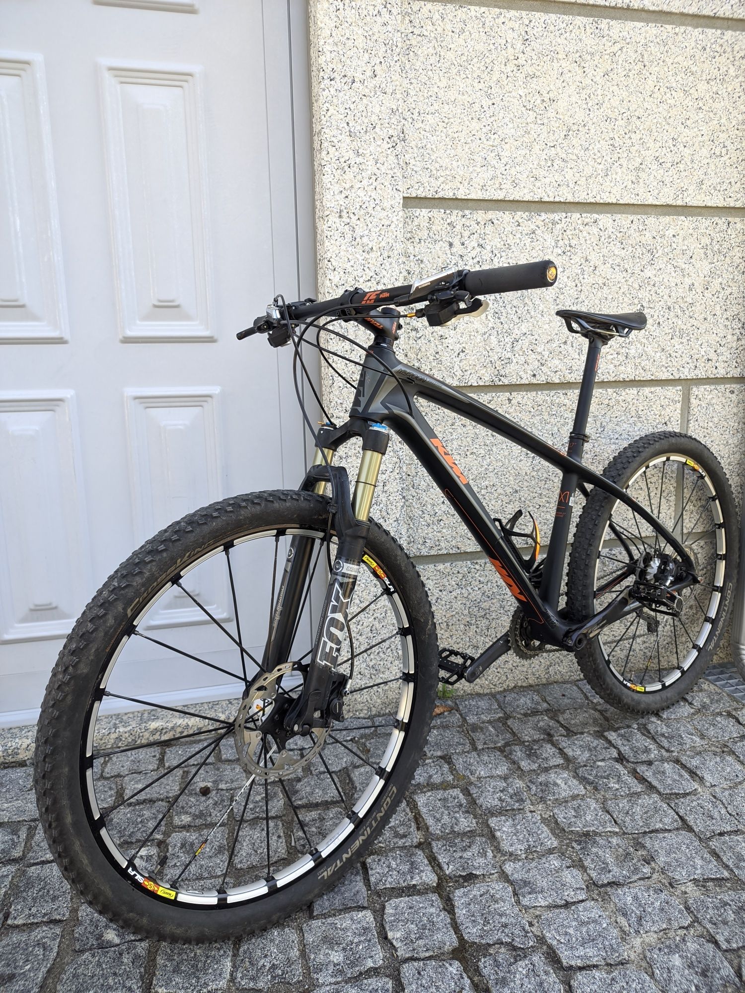 Bicicleta KTM myroon toda em carbono r27,5