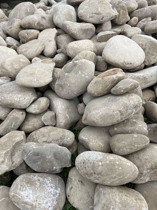 Валун, камінь річковий