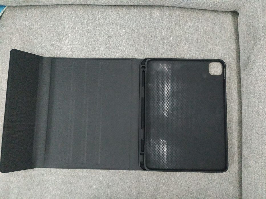 Etui do tableta z klawiatura