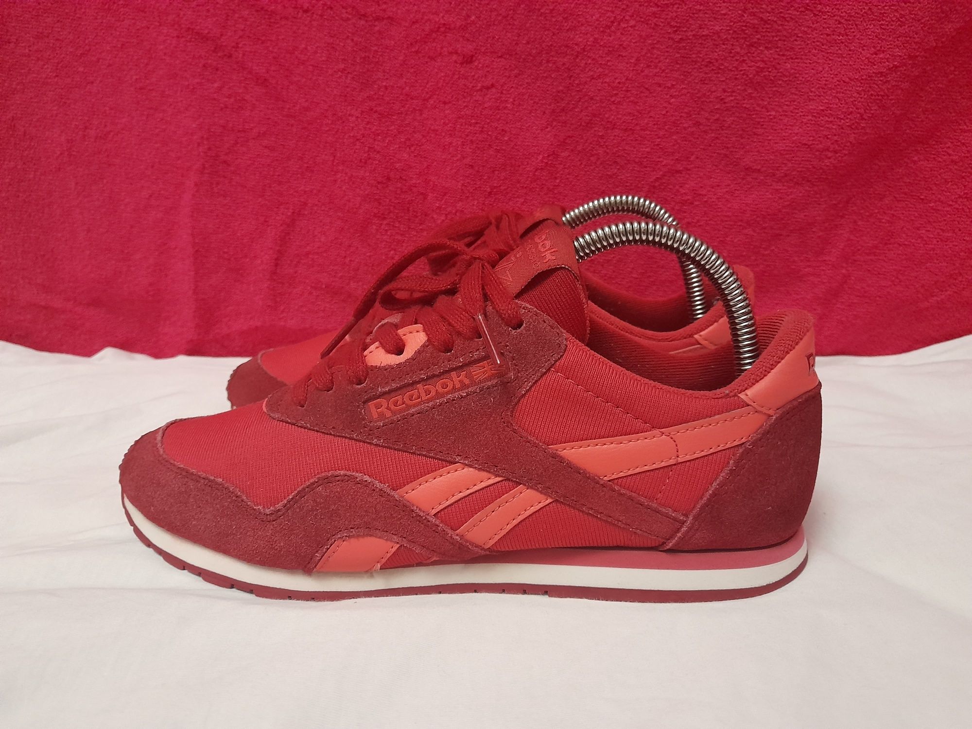 Оригинал Reebok кроссовки красный 37,5( 24 см )