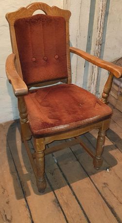 Krzesło,  fotel tapicerowany