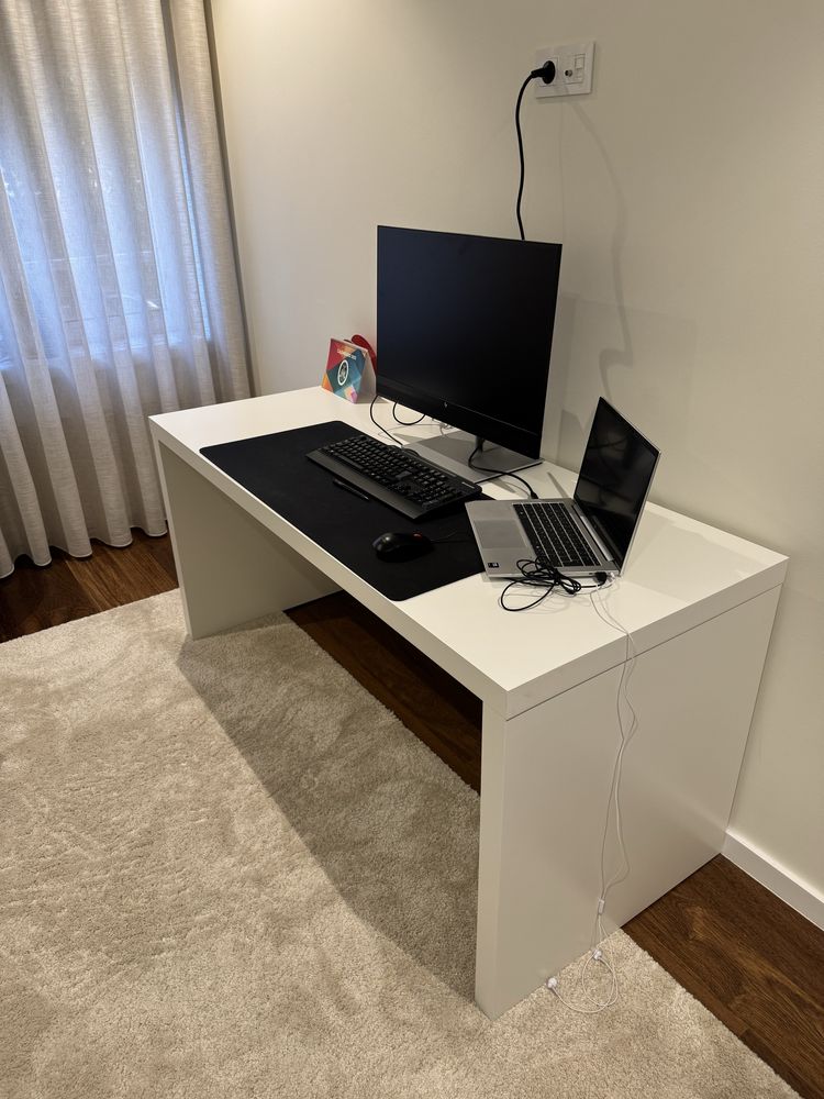 Secretária Ikea