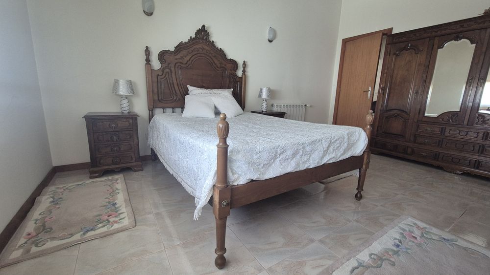 Cama de casal estilo anos 90