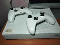 Xbox one s  два джойстика