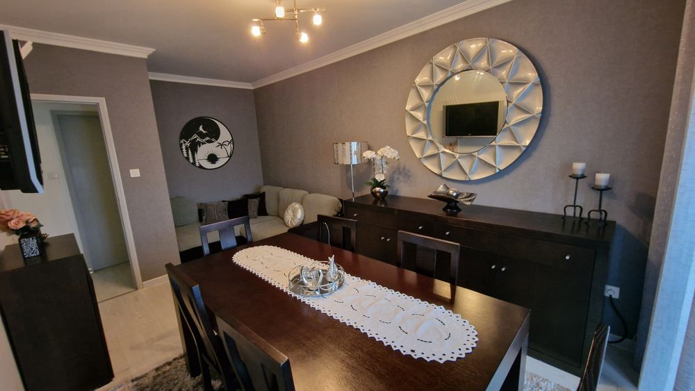 Apartamento T1+1 com garagem