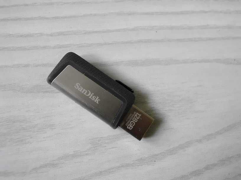 Dysk twardy - Seagate 250 GB + Pendrive SanDisk 128 GB USB-C + USB 3.0