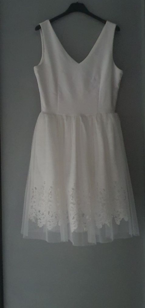 Sinsay elegancka sukienka z dekoldem V złamana biel  wesele  za grosze
