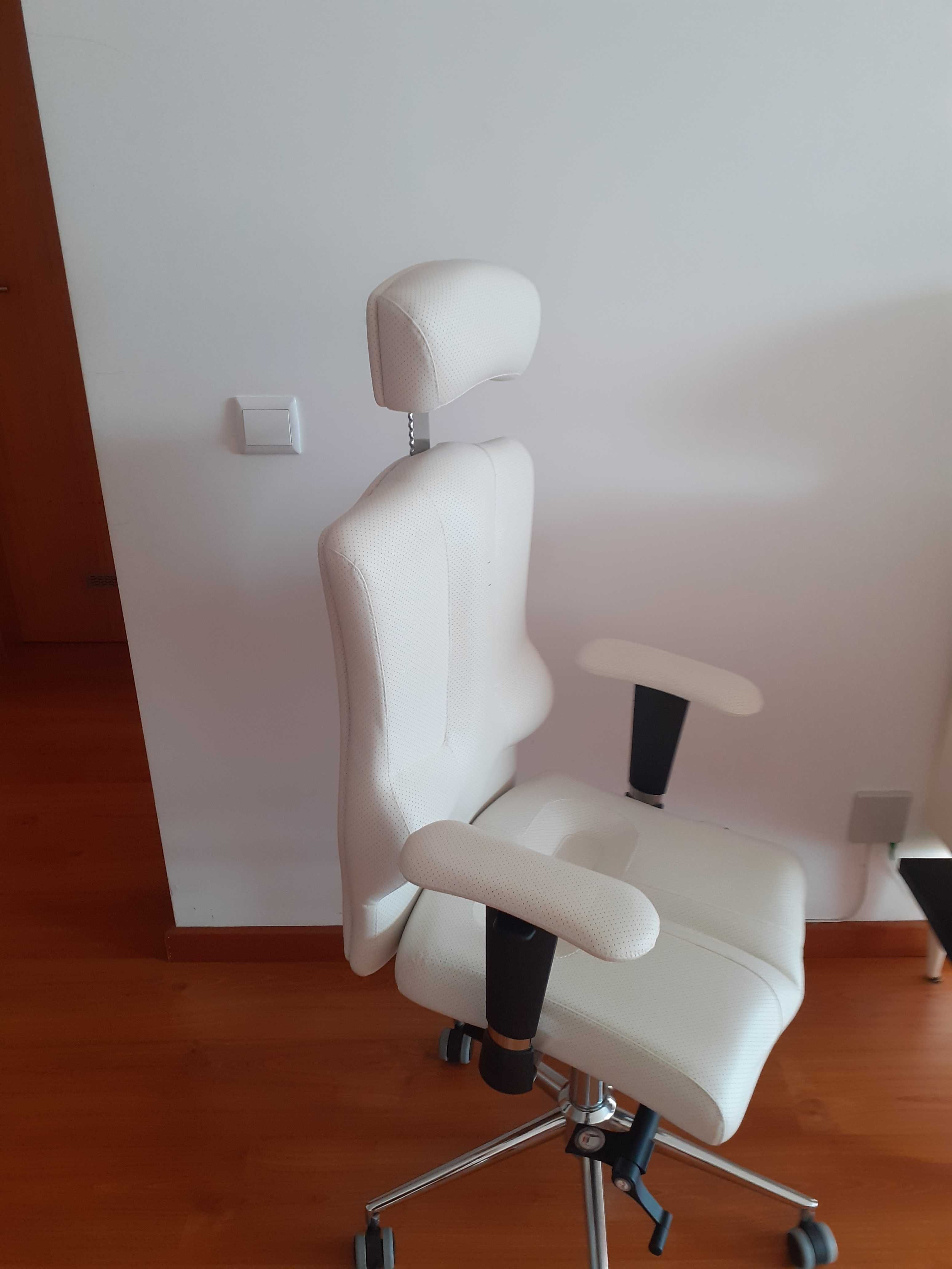 Cadeira Operativa Ergonómica - Branco