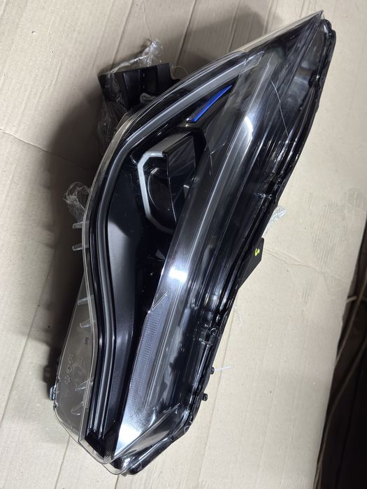 Фара передняя Renault Zoe