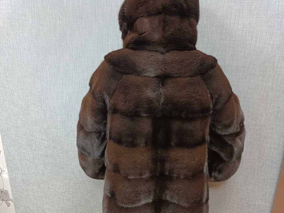 Продам норковую шубу