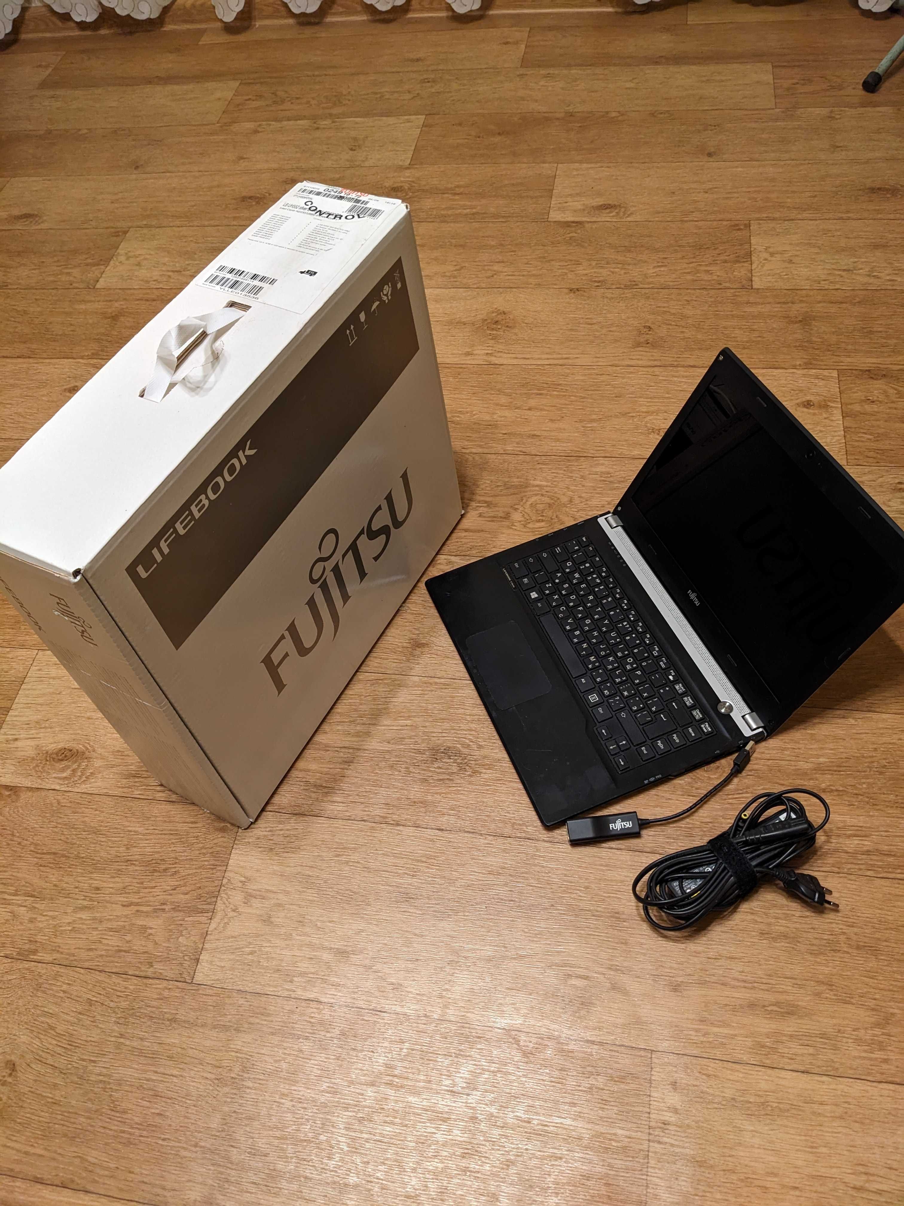 Продам ноутбук Fujitsu LifeBook UH552 13.3"