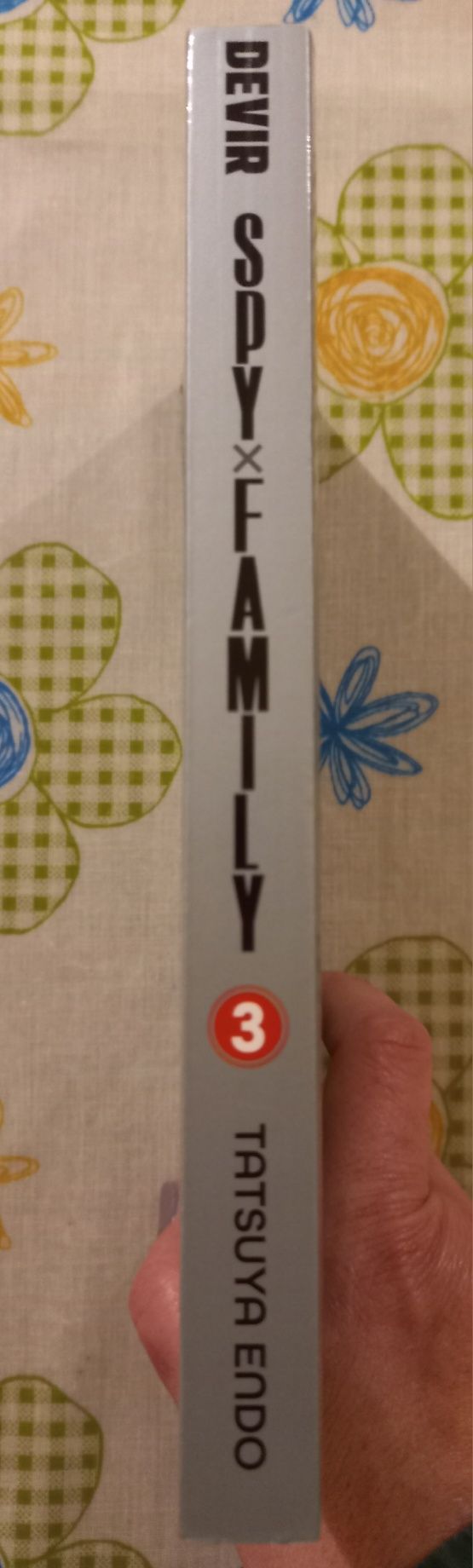 Manga Spy x Family volume 3
