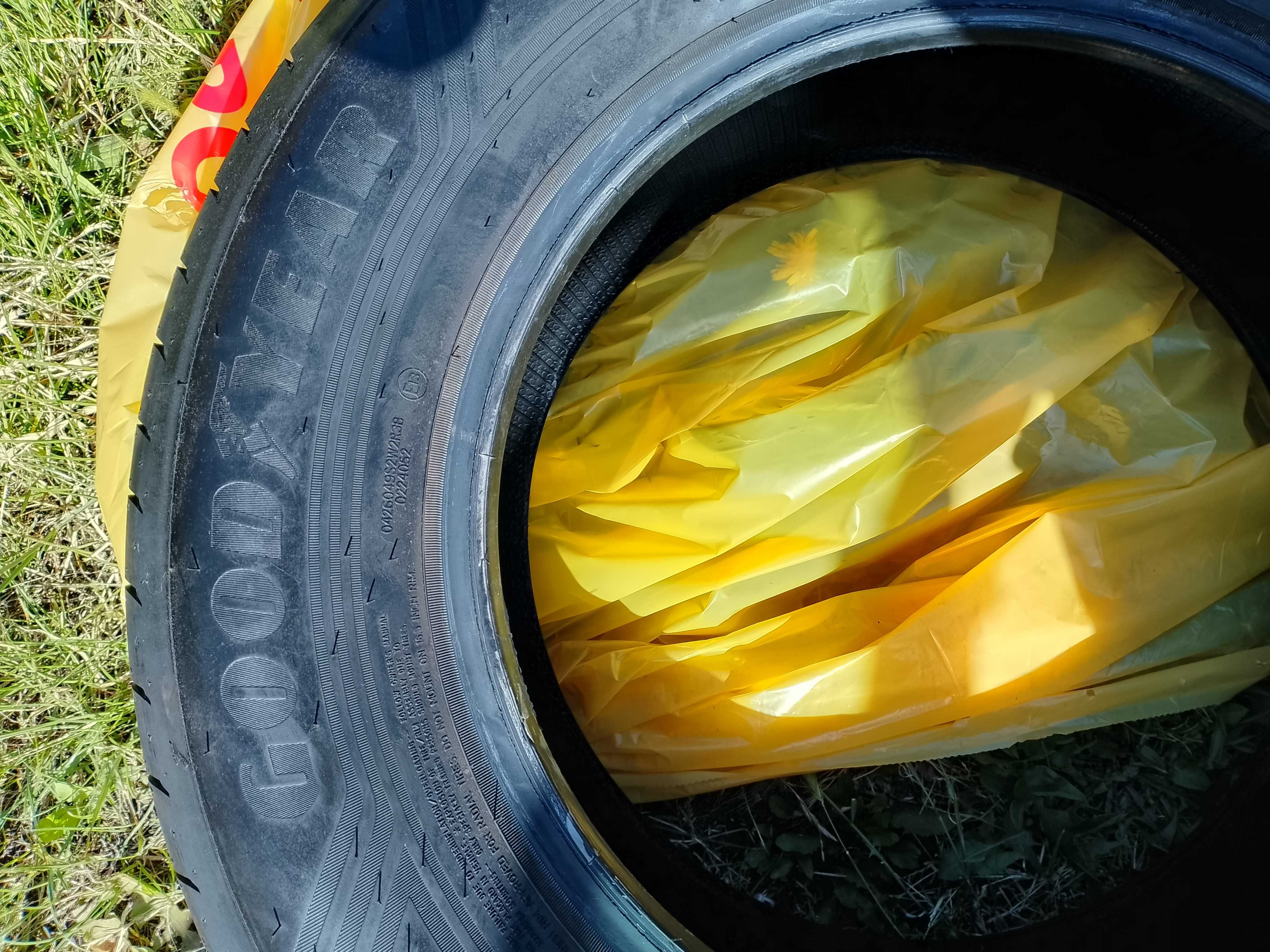samochód osobowy DACIA 2021 biały