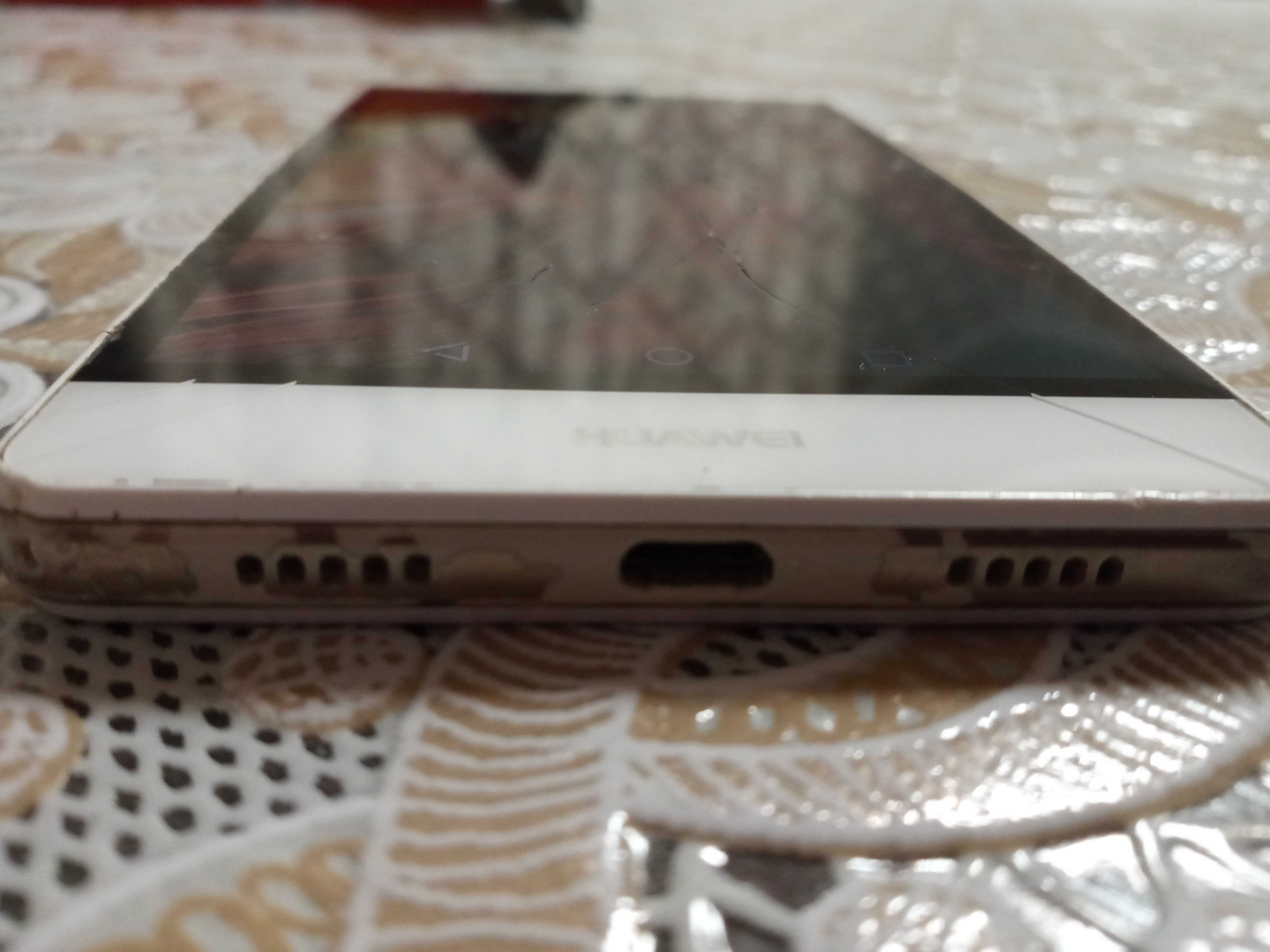 Huawei. P 8 Смартфон