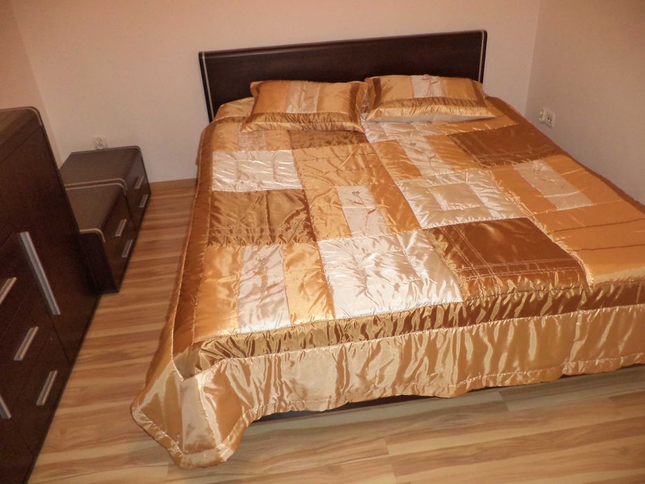 Narzuta kapa na łóżko 160 cm x 200 cm jak nowa