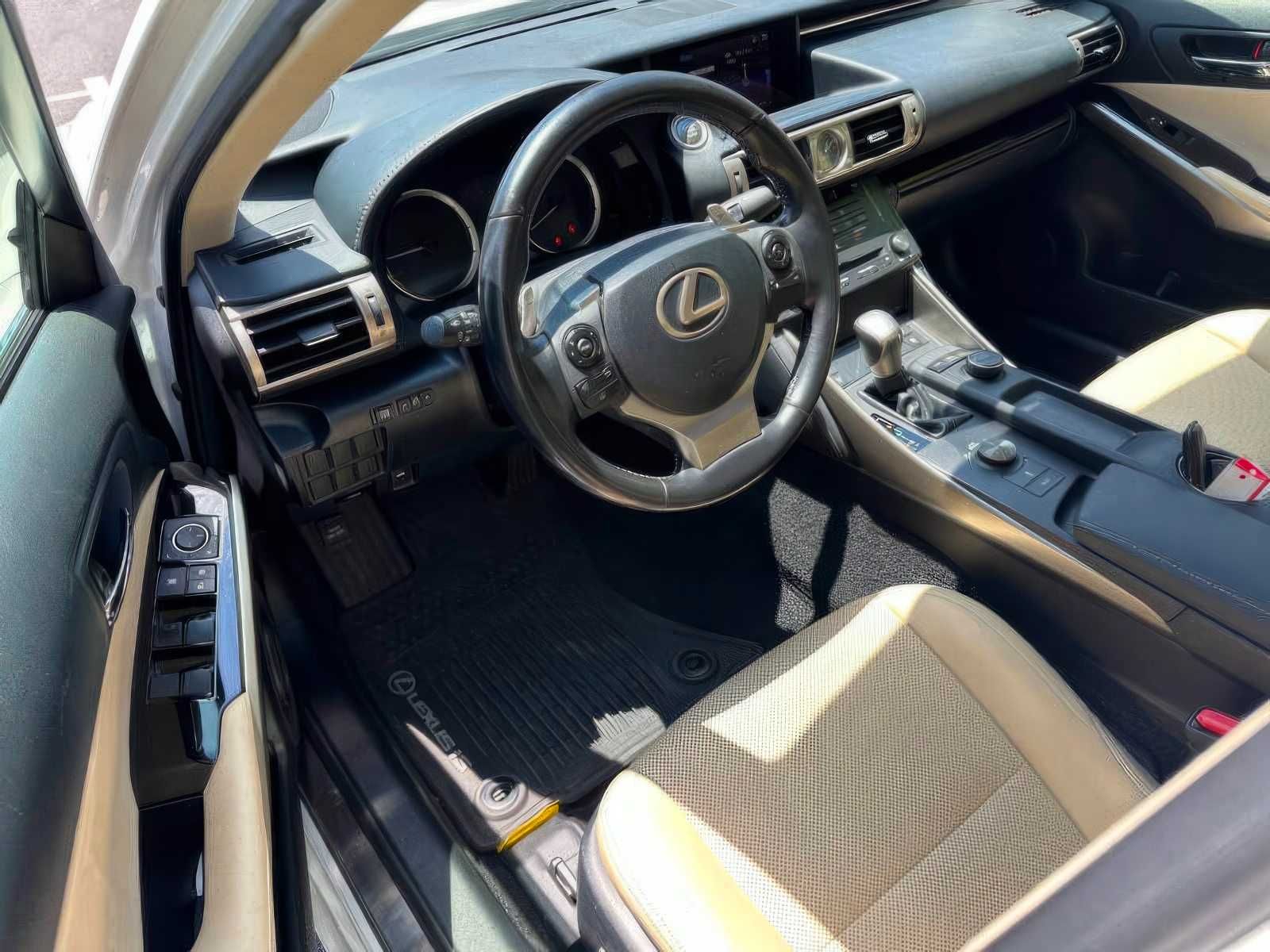 2016 Lexus IS 300