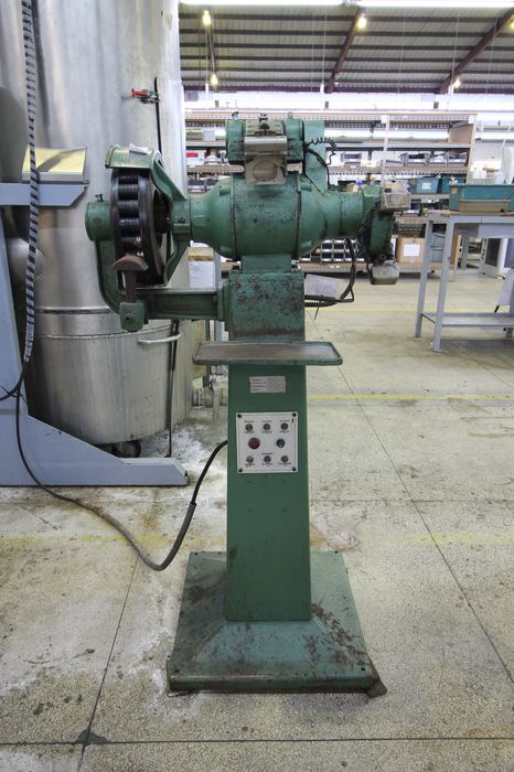 Máquina de rebater