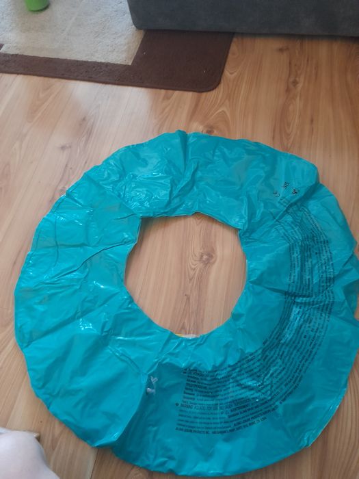 Kółko do wody w ananasy 74cm