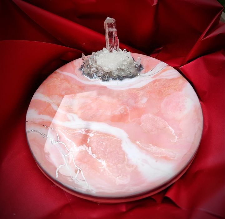 Taca podstawka podkładka z kryształami górskimi