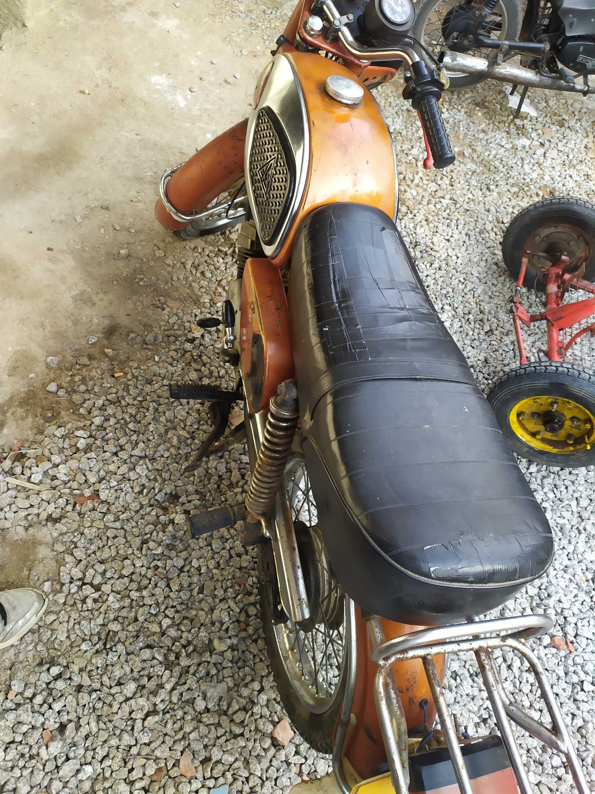 Motorizada antiga Efs gt super