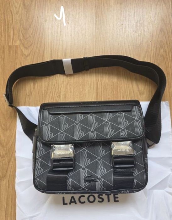 Bolsa da lacoste *preço negociavel*