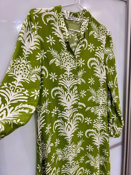 Сукня Zara міді, зеленого кольору. Віскоза