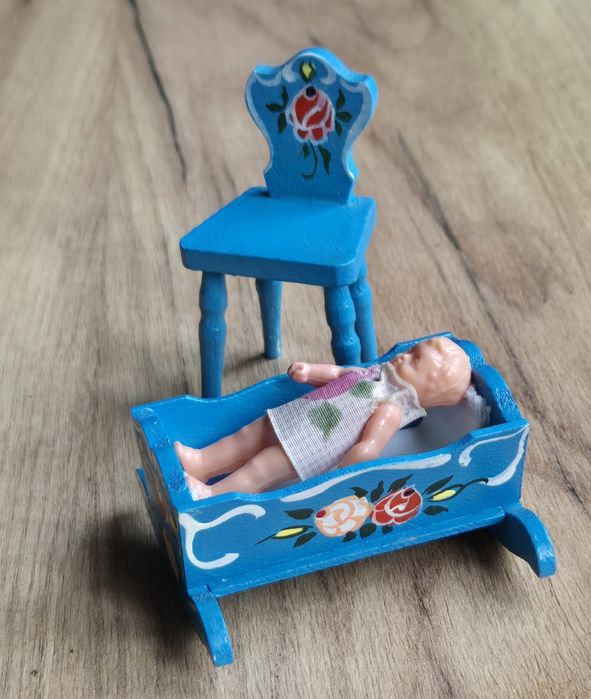 Mebelki drewniane vintage PRL Dora Kuhn krzesło kołyska lalka retro