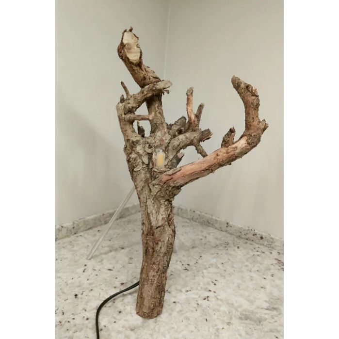 Lampa stołowa z drewna