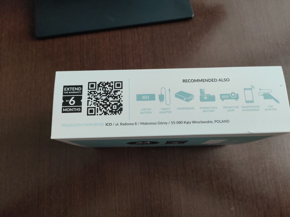 Adapter jest uniwersalny i nowy.